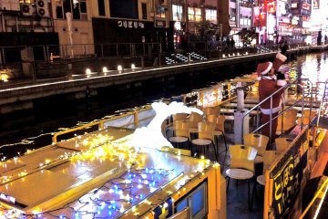 One of the Tombori River Cruise boats and Santa Claus!
