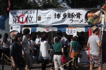 Lining up for the tonkotsu-base ramen