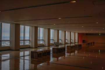 Spacious area to view the mountains