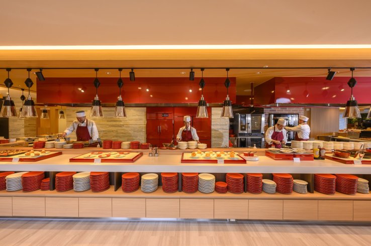 Live kitchen at ATAMI BOLD KITCHEN