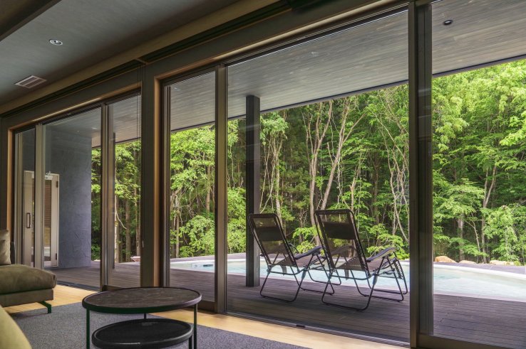 Uninterrupted views of nature from the lounge