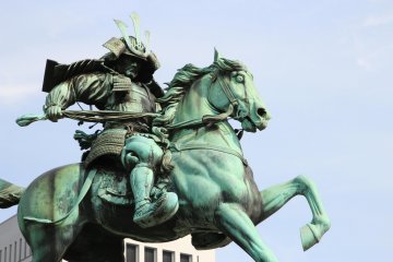 Kusunoki Masashige Samurai Statue