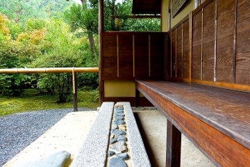 Half-open gazebo
