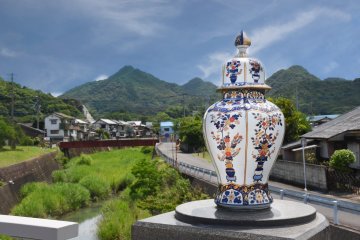 Porcelain vase with Arita in the background