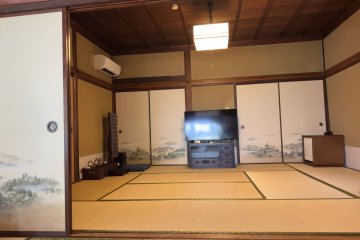 Rooms have tatami flooring