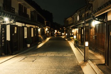 At night, walking in Kurashiki is relaxing