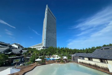 THE LIVING GARDEN "Kids Pool" at Phoenix Seagaia Ocean Tower