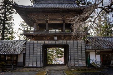 Sekisuiji (碩水寺) was founded sometime during the Muromachi period (1336–1573).