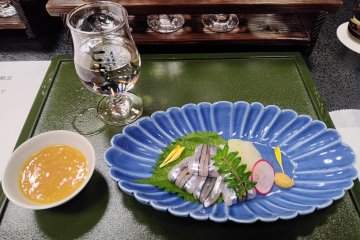 Shochu paired with silver-stripe round herring