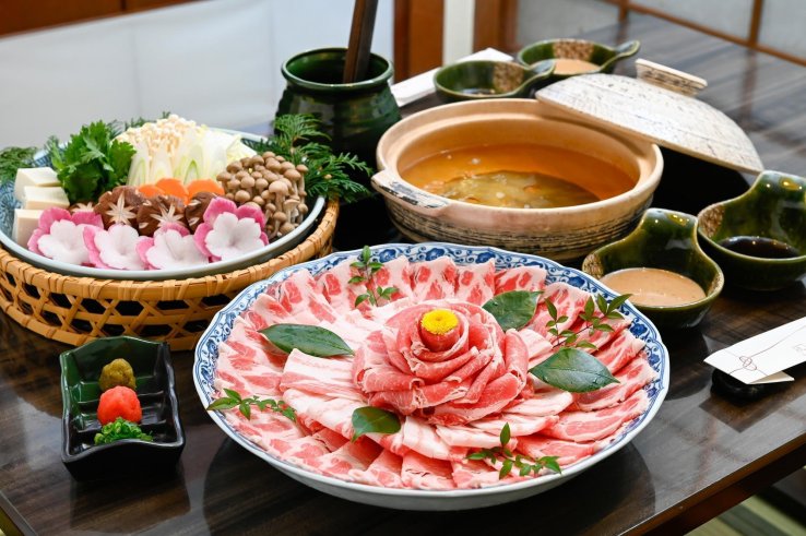 Black pork shabu shabu (©Kagoshima City)