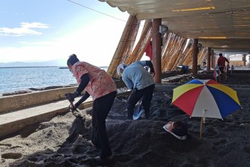 Unique sand bathing in Kagoshima