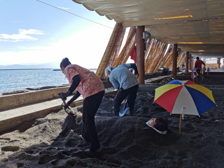 Unique sand bathing in Kagoshima