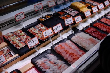 Seafood options at Aomori Gyosai Center