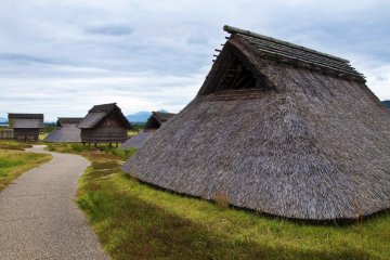 <p>Minami-no-mura (South Village): This is the area where ordinary people called "geko" lived.</p>