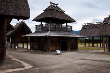 <p>Market Turret at Kuratoichi: This building is the administration office for the market.</p>