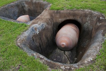 <p>Burial jar rows for the burials of ordinary people in the Middle Yayoi period</p>