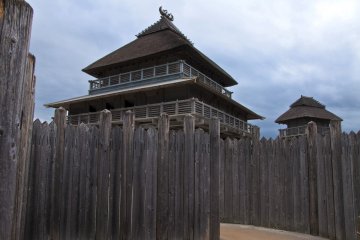 <p>Kita-naikaku (North Inner Enclosure): The most important and most sacred of places within the Yoshinogari settlement; nine structures have been recreated, including an enormous shrine.</p>