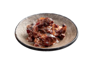 Grilled cartilage pork ribs (429 JPY including tax), offering a taste of the islands' nose to tail pork tradition