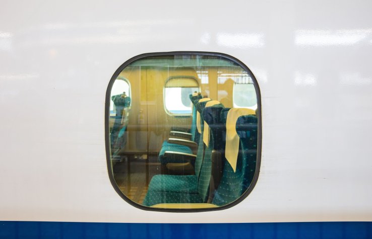 Peeking through the window of the Tokaido Shinkansen