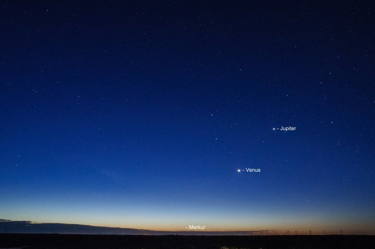A mini planetary alignment with Mercury, Venus, and Jupiter