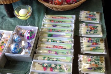 The Tomigashi Candle Shop has been preserving the local tradition of painted candles for generations. Taking a step into the store is like stepping into an art museum with all the magnificent colors and designs.