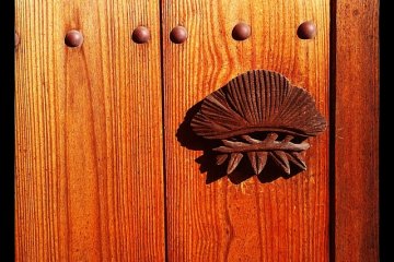 Decorative feature in the neighborhood