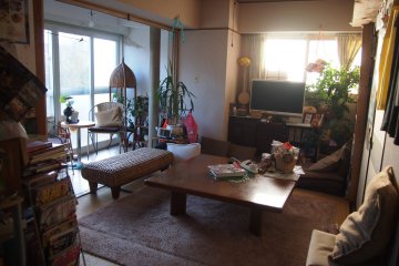 The living room area where you are welcome to socialize with other travelers.