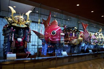 The most popular Hikiyama is the red fish (Tai or sea bream); it is made into all kinds of souvenirs for the festival.
