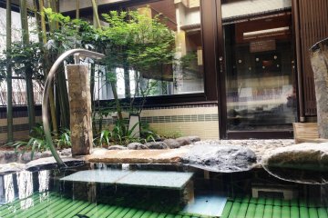 The top floor of Dormy Premium Inn has a pleasant balcony, a sauna and hot springs bath.