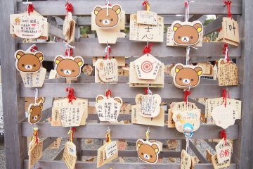 The cute wish board filled with miscelleanous wishes. Those wishing for babies to be delivered healthily especially tugged at my heartstrings.