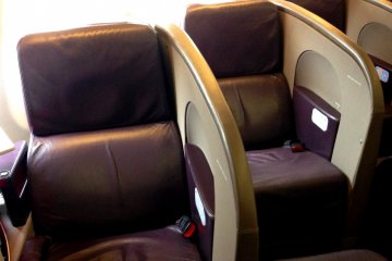 <p>The herringbone 1-1-1 configuration in the Upper Class cabin provides privacy and aisle access to all passengers on the Virgin Atlantic Airbus A340</p>