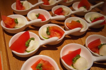 Mozarella cheese and tomato, a true Italian flavour!
