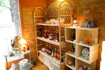 At the lobby, there is a corner selling tomato-related products produced from Yubari city.
