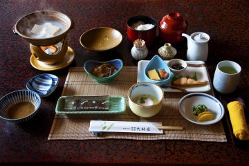 Breakfast time; yudofu (tofu boiled with hot spring water) is a healthy dish and very popular here in Ureshino.