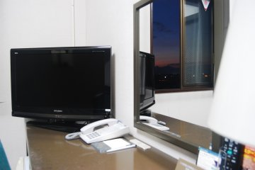 A work desk in the room