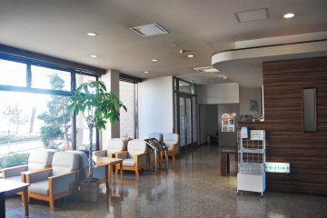 The lobby of Hotel Route Inn Isesaki