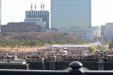 Looking back at the starting point from Nijubashi Bridge