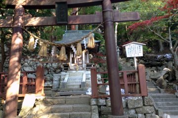 Several smaller shrines, buildings, and structures can be found in the main shrine's perimeter.