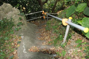 <p>You'll know you are in the right spot once the metal and stone hand rails can be seen</p>