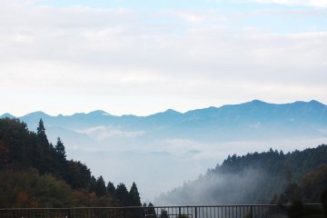 Paysage mystique sur les montagnes depuis le Parc Muse