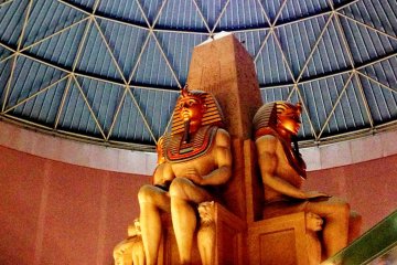 <p>Be watched by the Pharaohs&nbsp;at the Next Treasures of the World at the Kispa La Park Entertainment and Commercial Centre in Kishiwada</p>