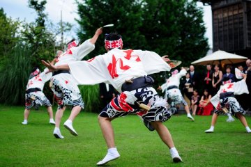 Otoko odori in action