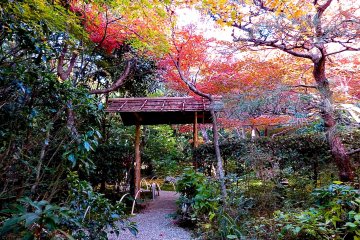 <p>Garden entrance of Enri-an Hermitage</p>