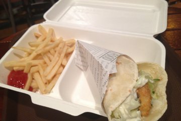 <p>Wrap sandwich to go</p>