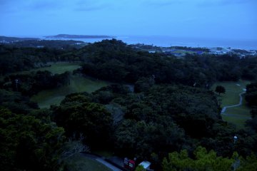 Evening balcony view: We can see Sesoko Island from here too.