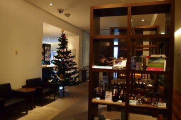 <p>At the lobby, there are display shelves where you can get some Furano souvenirs.</p>