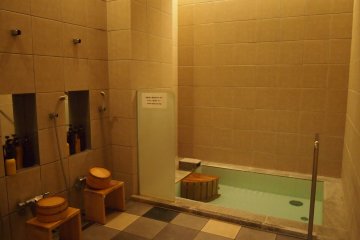 <p>Recover from your travel fatigue by dipping into the public bath at the first floor.</p>