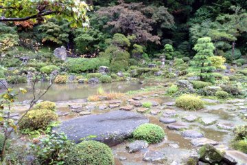 <p>The main garden is located behind Gyokusenji Temple in the town of Tsuruoka, Yamagata Prefecture</p>