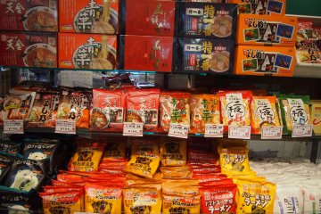 <p>Packet&nbsp;Asahikawa Ramen available for purchase in the Tourism and Local Products Information Center.</p>