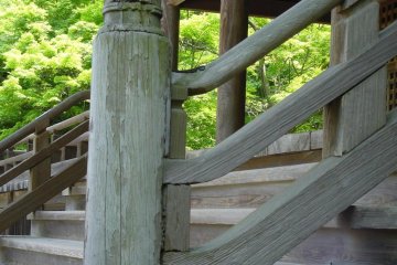 Go closer and you will find that the steps and porch that circles the temple are made of old, beautiful wood. You don’t have to be a carpenter to appreciate the beauty of this wood. Dark and deep-grained, it shows its age with both dignity and pride.